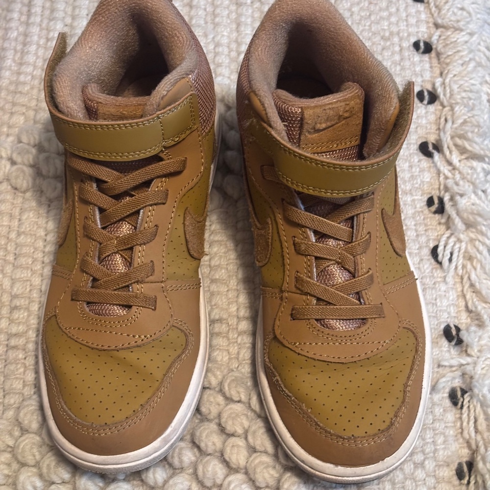 Nike Kid’s Air Force 1 High LV8 Wheat / Light Brown Size 2Y - Picture 2 of 9